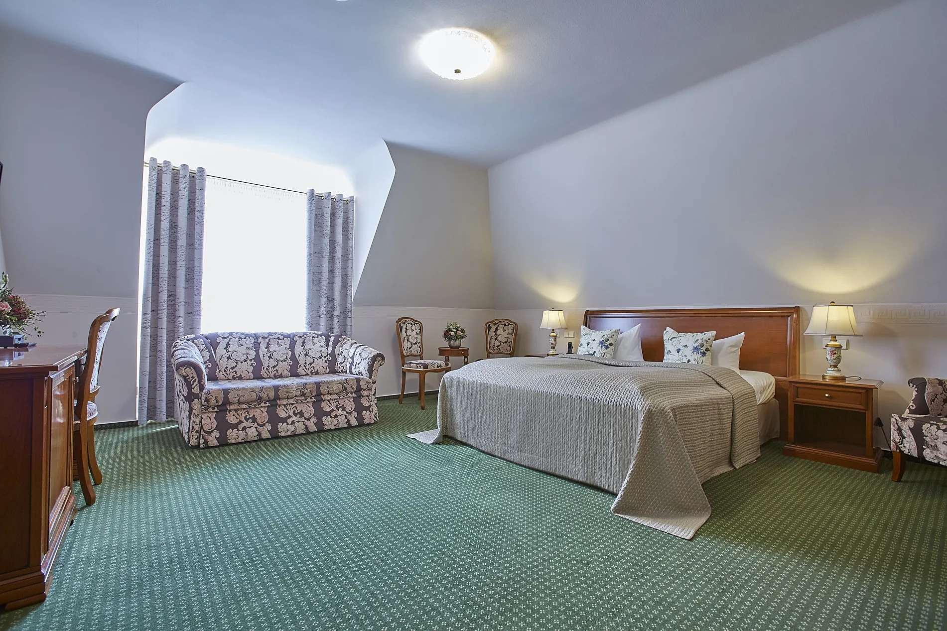 Drei-Bett-Zimmer Hotel Beek Baden-Baden – Vorschau 4